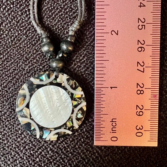 New - Necklace with shell inlays - modern circle and arcs - Picture 2 of 3